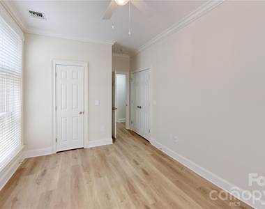 1301 Queens Road - Photo Thumbnail 9