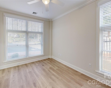 1301 Queens Road - Photo Thumbnail 8