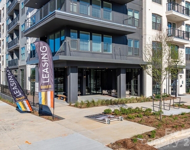 536 W Tremont Avenue - Photo Thumbnail 3