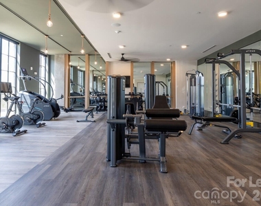 536 W Tremont Avenue - Photo Thumbnail 6