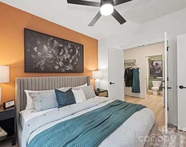 536 W Tremont Avenue - Photo Thumbnail 19