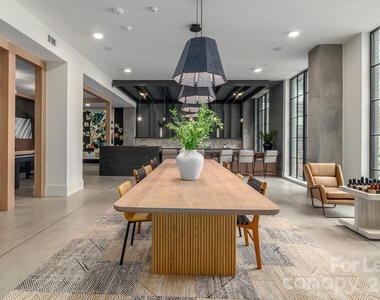 536 W Tremont Avenue - Photo Thumbnail 4