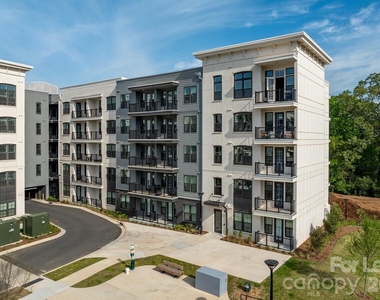 536 W Tremont Avenue - Photo Thumbnail 25