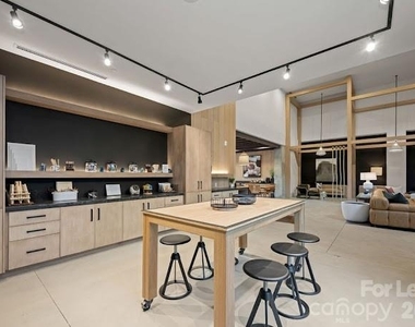 536 W Tremont Avenue - Photo Thumbnail 8