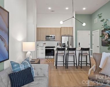 536 W Tremont Avenue - Photo Thumbnail 18