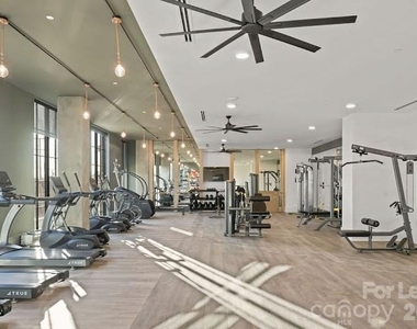 536 W Tremont Avenue - Photo Thumbnail 13