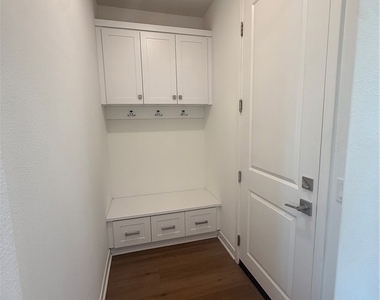26078 Meadow Dr - Photo Thumbnail 8