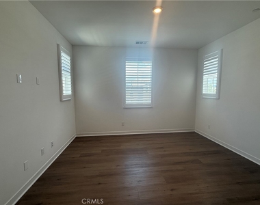 26078 Meadow Dr - Photo Thumbnail 12
