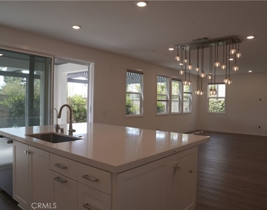 26078 Meadow Dr - Photo Thumbnail 3