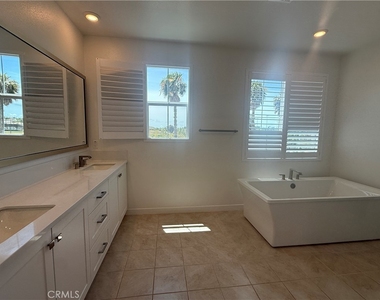 26078 Meadow Dr - Photo Thumbnail 16