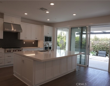 26078 Meadow Dr - Photo Thumbnail 6
