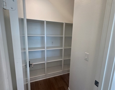 26078 Meadow Dr - Photo Thumbnail 7