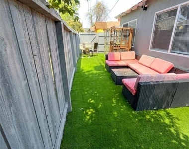 12610 Martha Street - Photo Thumbnail 4