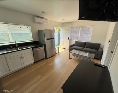 12610 Martha Street - Photo Thumbnail 6