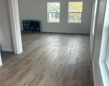 1724 S Crescent Heights - Photo Thumbnail 1