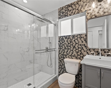 12869 Norris Avenue - Photo Thumbnail 14