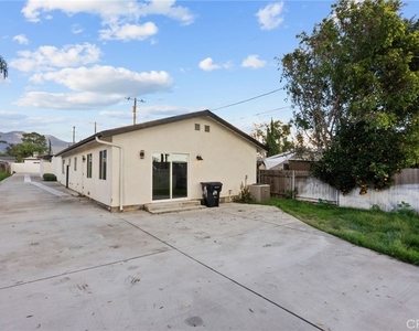 12869 Norris Avenue - Photo Thumbnail 21