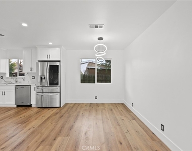 12869 Norris Avenue - Photo Thumbnail 6