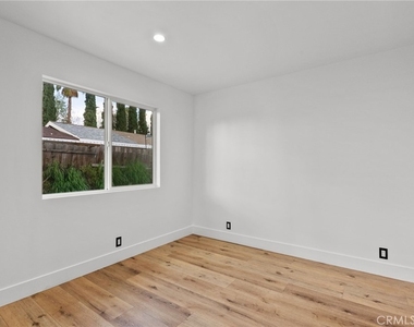12869 Norris Avenue - Photo Thumbnail 15
