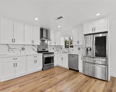 12869 Norris Avenue - Photo Thumbnail 2
