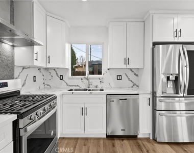 12869 Norris Avenue - Photo Thumbnail 4