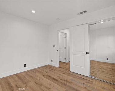 12869 Norris Avenue - Photo Thumbnail 16