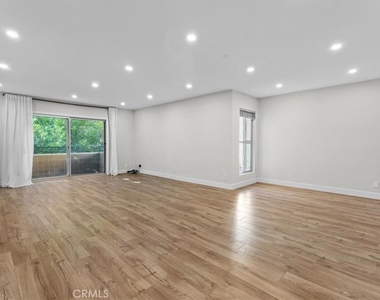 6752 Hillpark - Photo Thumbnail 9
