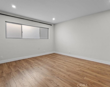 6752 Hillpark - Photo Thumbnail 13