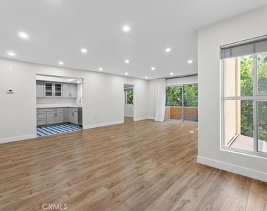 6752 Hillpark - Photo Thumbnail 4