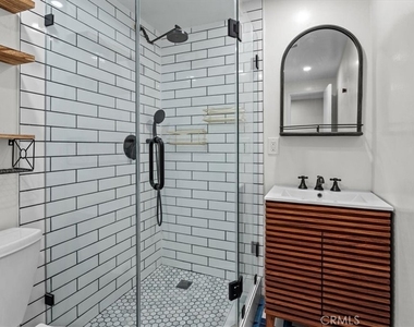 6752 Hillpark - Photo Thumbnail 12
