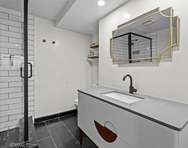 6752 Hillpark - Photo Thumbnail 15