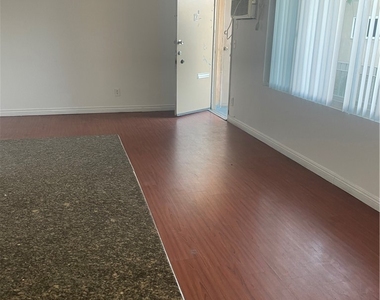 15900 Vanowen - Photo Thumbnail 2