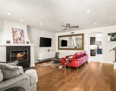 340 5th Street - Photo Thumbnail 2