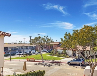 251 Avenida Del Mar - Photo Thumbnail 2