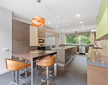 2207 Bowmont Drive - Photo Thumbnail 11