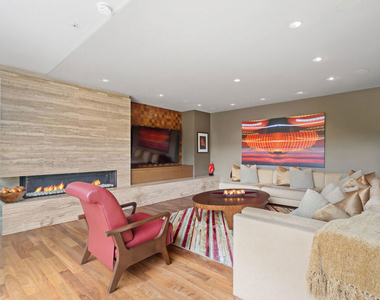 2207 Bowmont Drive - Photo Thumbnail 7