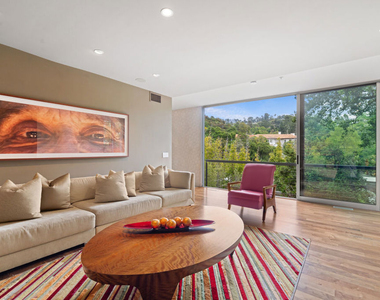 2207 Bowmont Drive - Photo Thumbnail 8