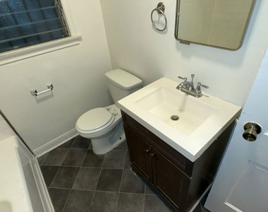 4950 Beverly Boulevard - Photo Thumbnail 8
