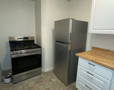 4950 Beverly Boulevard - Photo Thumbnail 4
