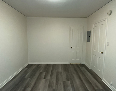 4950 Beverly Boulevard - Photo Thumbnail 11