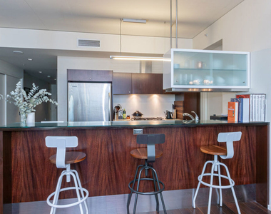 1155 S Grand Avenue - Photo Thumbnail 7