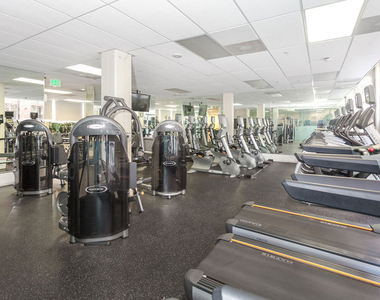 746 S Los Angeles Street - Photo Thumbnail 11