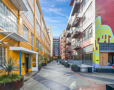 746 S Los Angeles Street - Photo Thumbnail 12