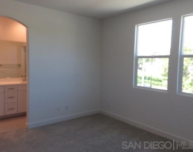 4382 Pacifica Way - Photo Thumbnail 27