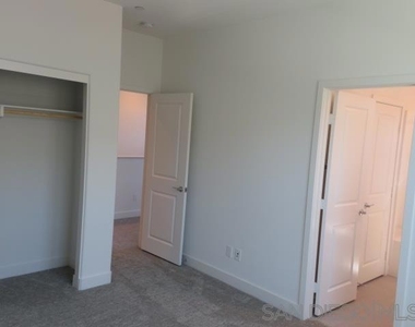 4382 Pacifica Way - Photo Thumbnail 20