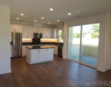 4382 Pacifica Way - Photo Thumbnail 8