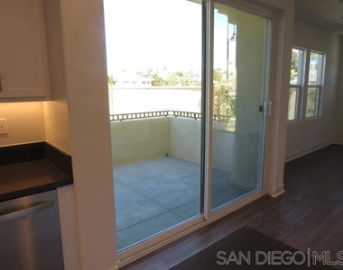 4382 Pacifica Way - Photo Thumbnail 6