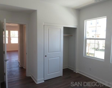 4382 Pacifica Way - Photo Thumbnail 12