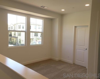 4382 Pacifica Way - Photo Thumbnail 22