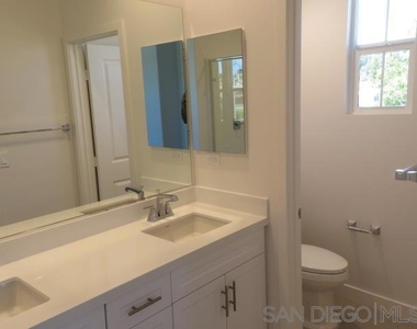 4382 Pacifica Way - Photo Thumbnail 31